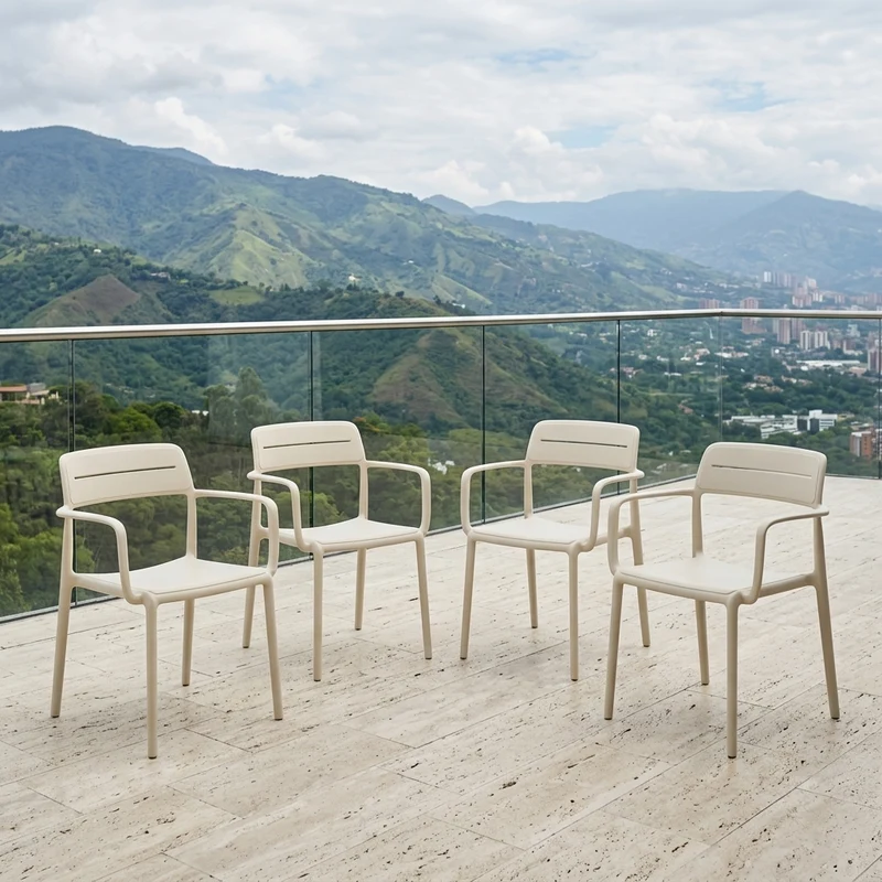 Set de 4 Sillas Sicilia, Color Beige Claro, con Espaldar, Reposa Brazos y Diseño Minimalista