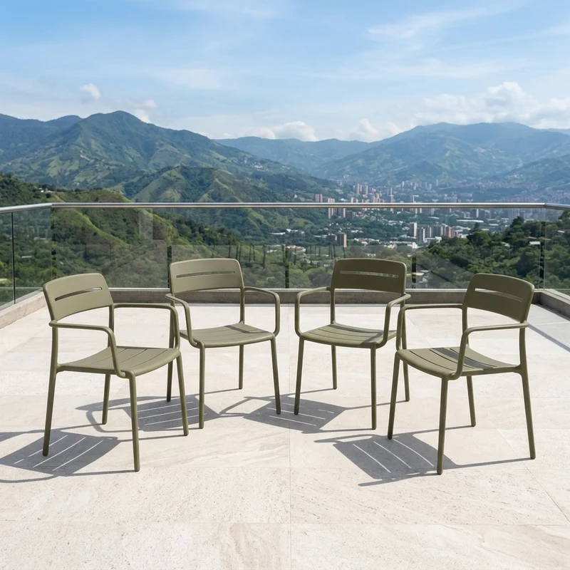 Set de 4 Sillas Sicilia, Color Gris Claro, con Espaldar, Reposa Brazos y Diseño Minimalista