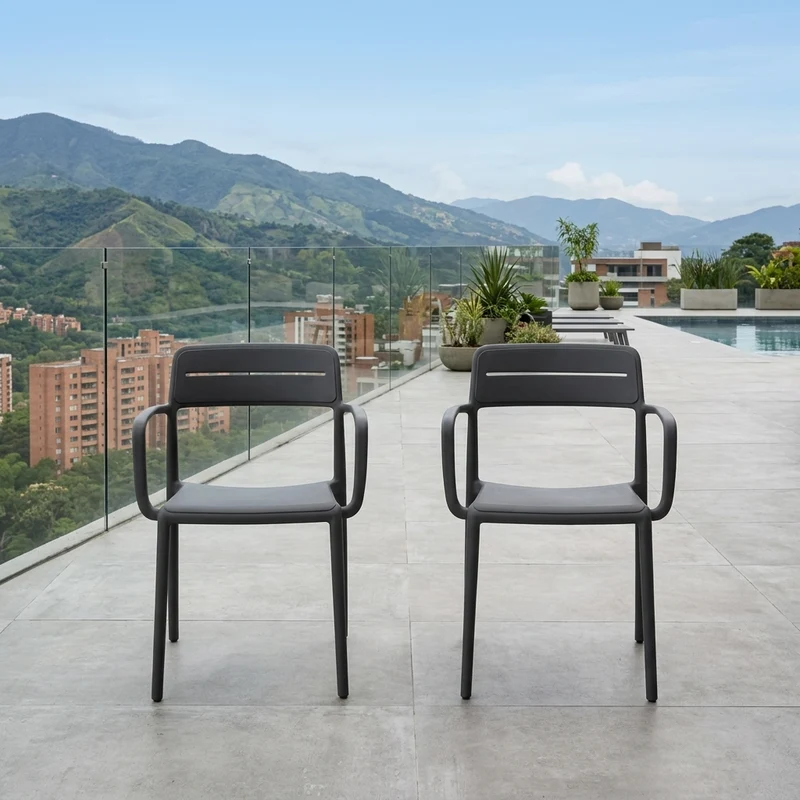 Set de 2 Sillas Sicilia, Color Negro, con Espaldar, Reposa Brazos y Diseño Minimalista
