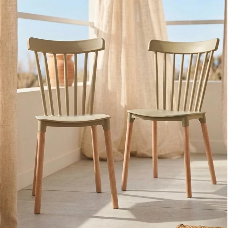 Set de 2 Sillas Georgia, Color Taupe, con Patas de Madera y Diseño Minimalista