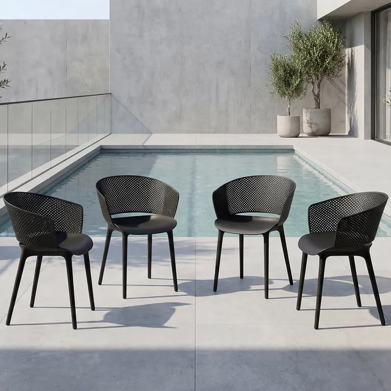 Set de 4 Sillas con Brazos Madrigal, Color Negro, con Espaldar Liso, Redondo y Diseño Minimalista