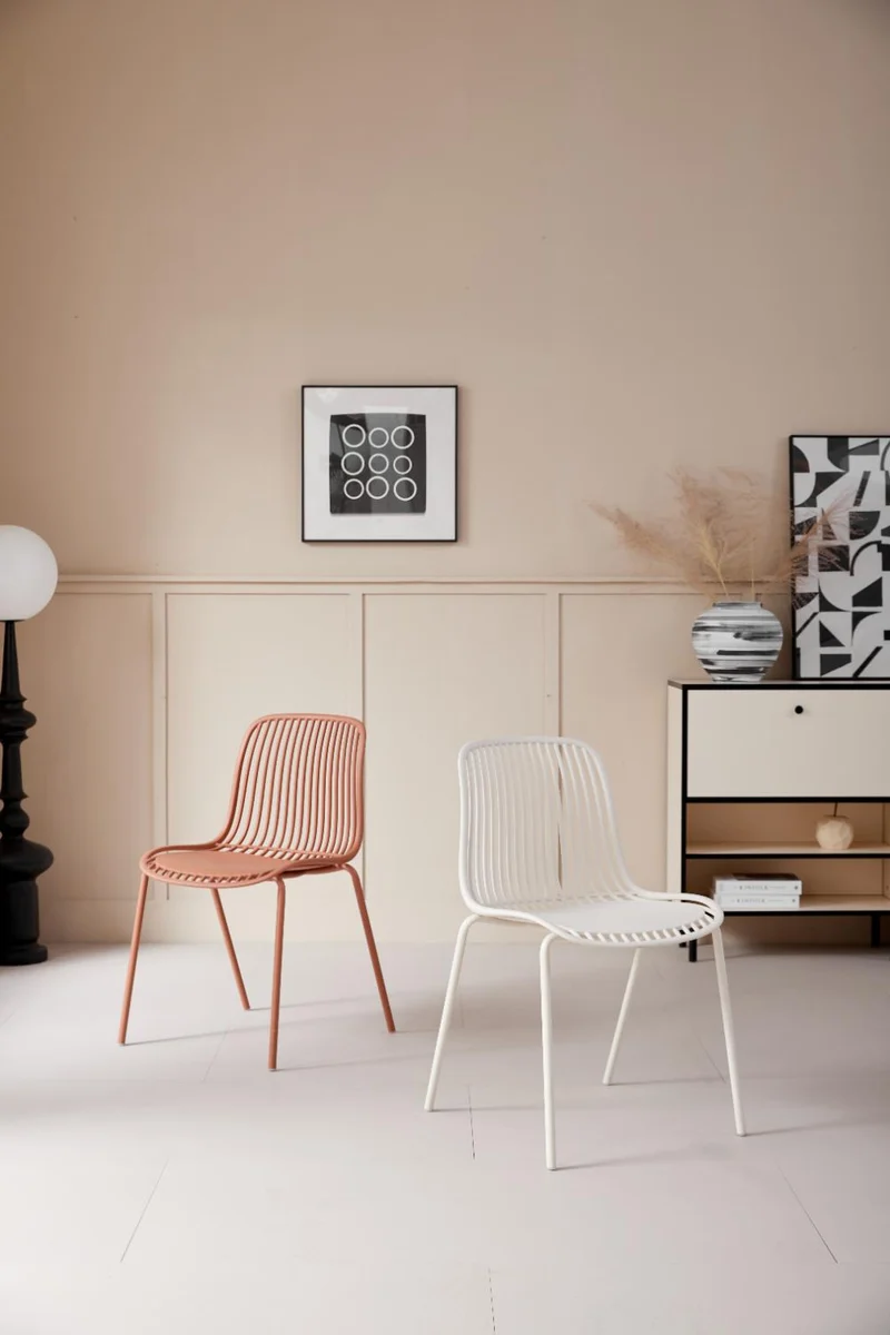 Set de 2 Sillas Barcelona, Color Blanco, con Espaldar en Líneas Diseño Moderno