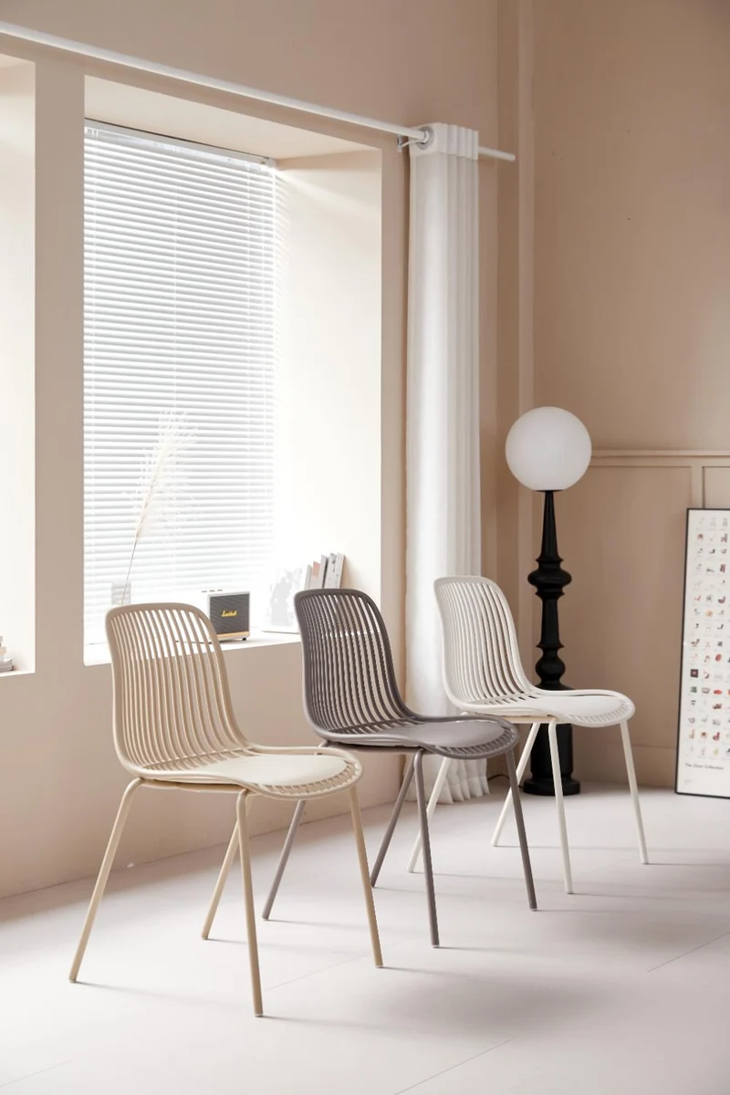 Set de 2 Sillas Barcelona, Color Blanco, con Espaldar en Líneas Diseño Moderno