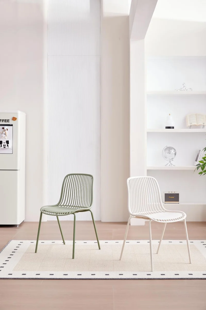 Set de 2 Sillas Barcelona, Color Blanco, con Espaldar en Líneas Diseño Moderno