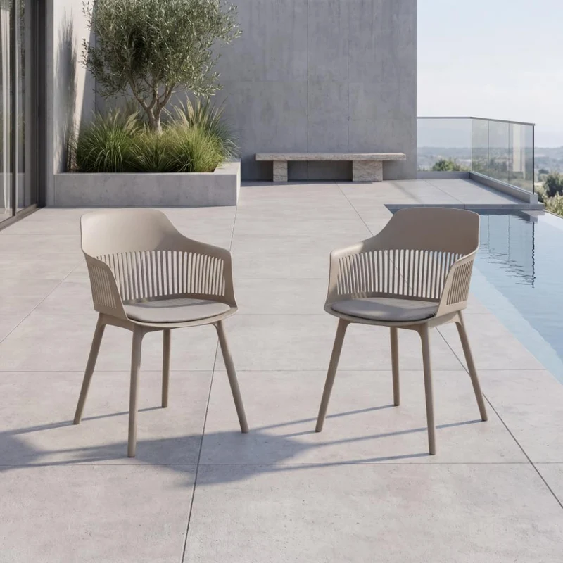 Set de 2 Sillas con Cojín Max, Color Taupe, con Espaldar en Rejilla