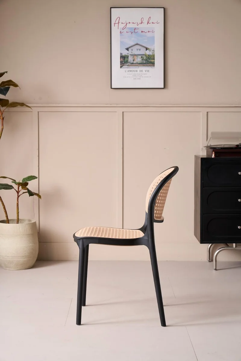 Set de 2 Sillas Nest, Color Negro y Beige, con Espaldar y Asiento en Rejilla