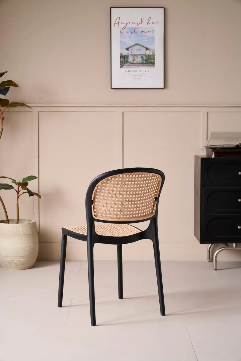 Set de 2 Sillas Nest, Color Negro y Beige, con Espaldar y Asiento en Rejilla