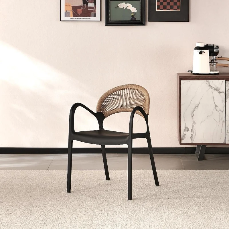 Set de 4 Sillas Daytona, Negro y Café Claro, con Espaldar, Reposa Brazos y Diseño Minimalista