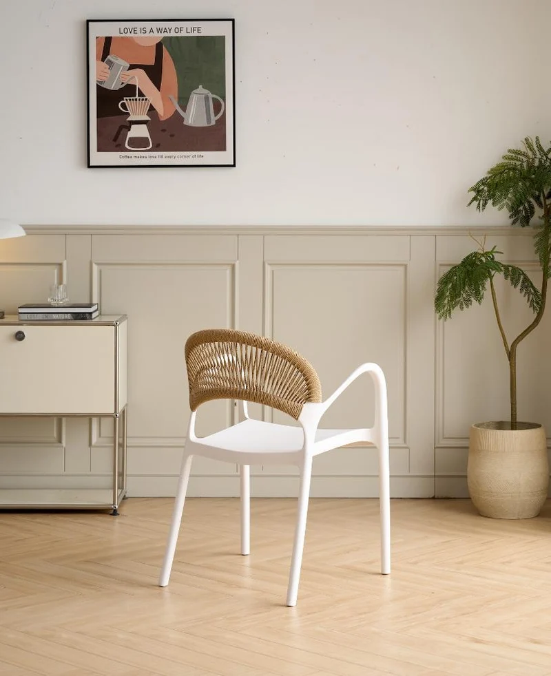Set de 4 Sillas Daytona, Blanco y Café Claro, con Espaldar, Reposa Brazos y Diseño Minimalista