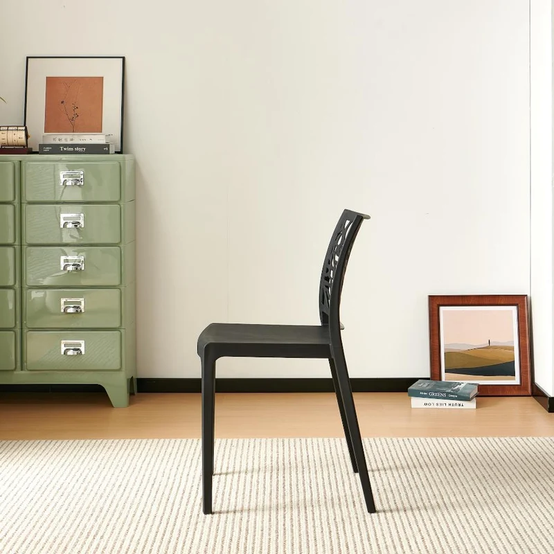 Set de 4 Sillas Harlem, Negro, con Espaldar en Forma de Árbol y Diseño Minimalista