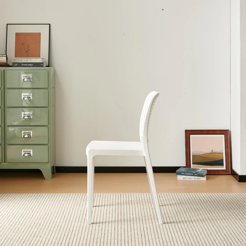 Set de 4 Sillas Bronx , Blanco, con Espaldar en Cuadrados y Diseño Minimalista