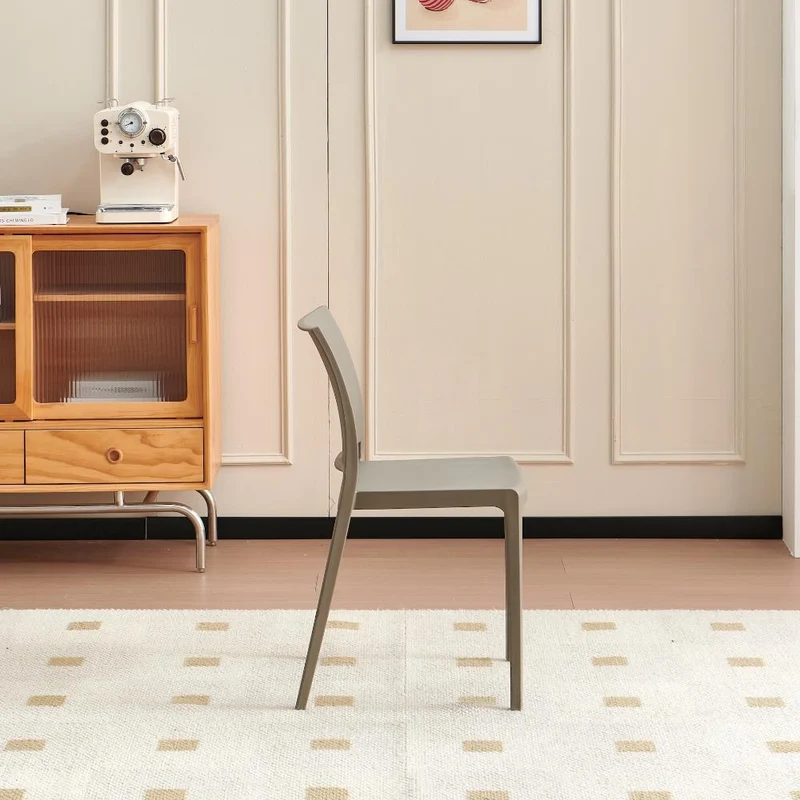 Set de 2 Sillas Soho, Taupe, con Espaldar Cerrado y Diseño Minimalista