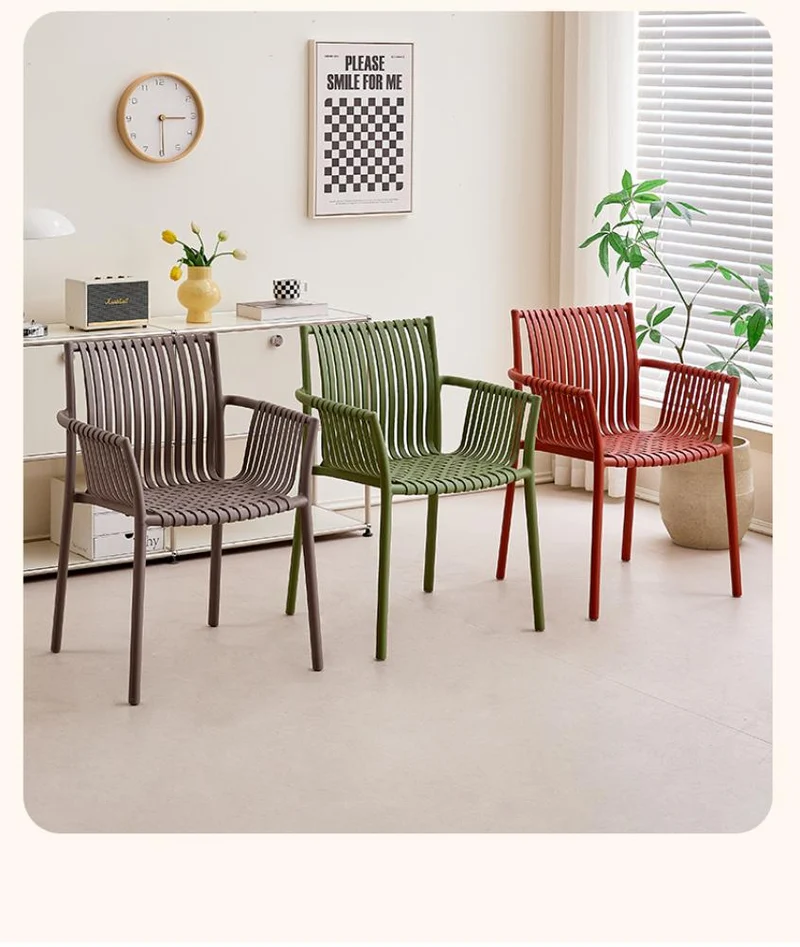 Set de 4 Sillas Madrid con Brazos, Color Taupe, con Espaldar y Diseño Moderno