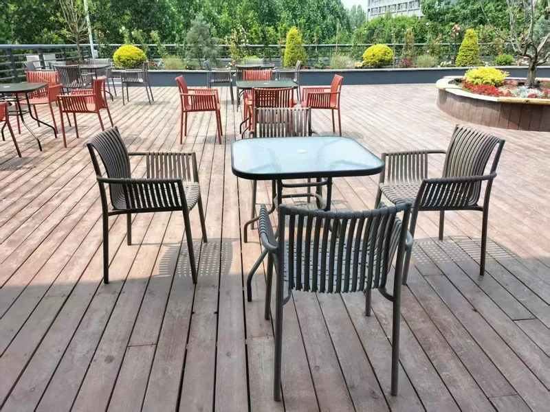 Set de 4 Sillas Madrid con Brazos, Color Taupe, con Espaldar y Diseño Moderno