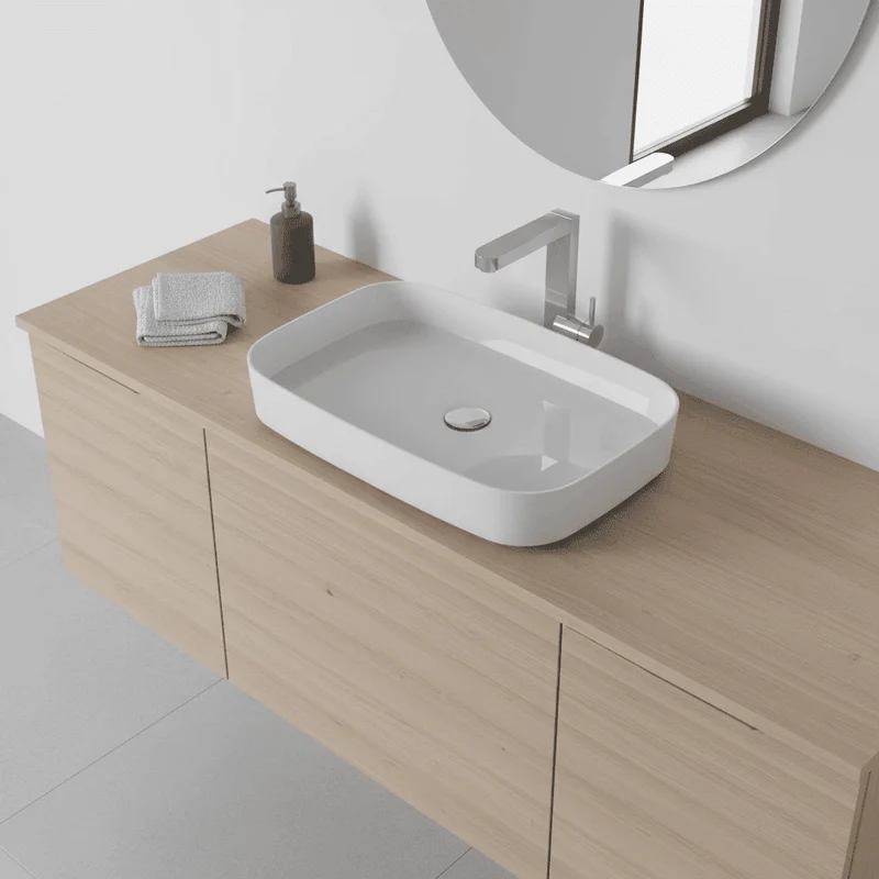 Lavabo blanco brillante sobre encimera SIENA de mármol cultivado