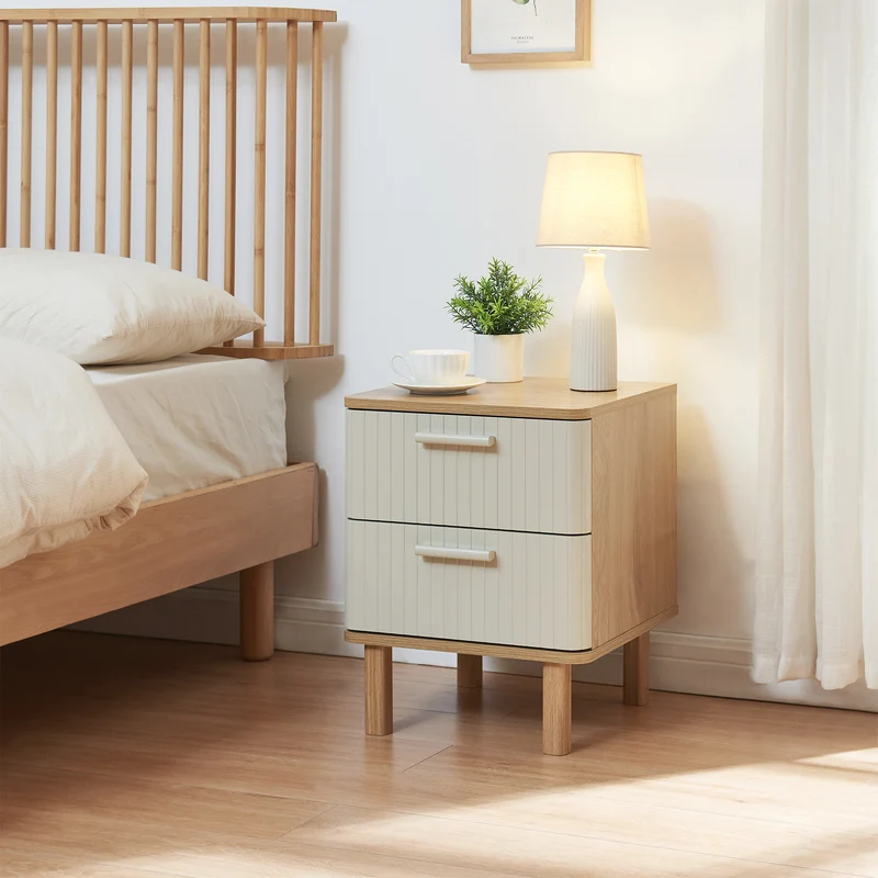 Mesita de noche Ferrersp con 2 cajones 50x40x40 cm aspecto roble/color arena [en.casa]