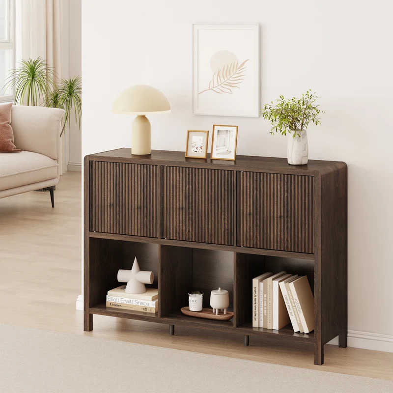 Aparador Lukkodso con puertas y compartimentos [en.casa]
