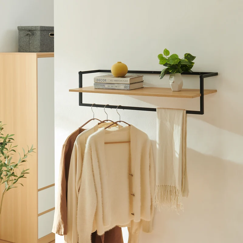 Perchero mural Evje con estante acero 80x30x20cm - Efecto Madera/Negro [en.casa]