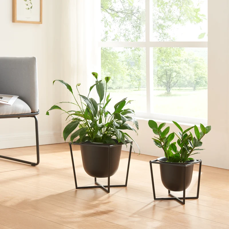 Soporte para plantas Nordmaling juego de 2 piezas metal negro [en.casa]