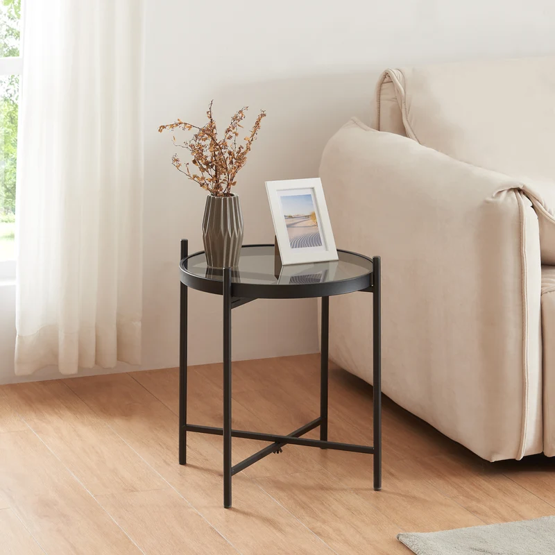 Mesa auxiliar Lier con tablero de vidrio negro [en.casa]