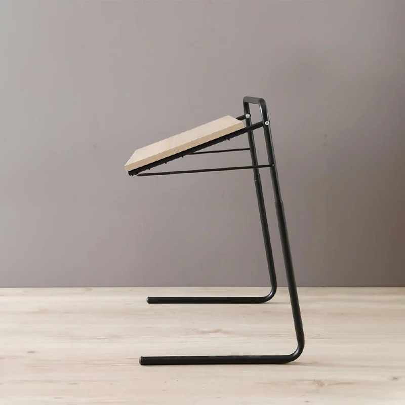 Mesa ajustable auxiliar de madera con estructura en acero piintado negro