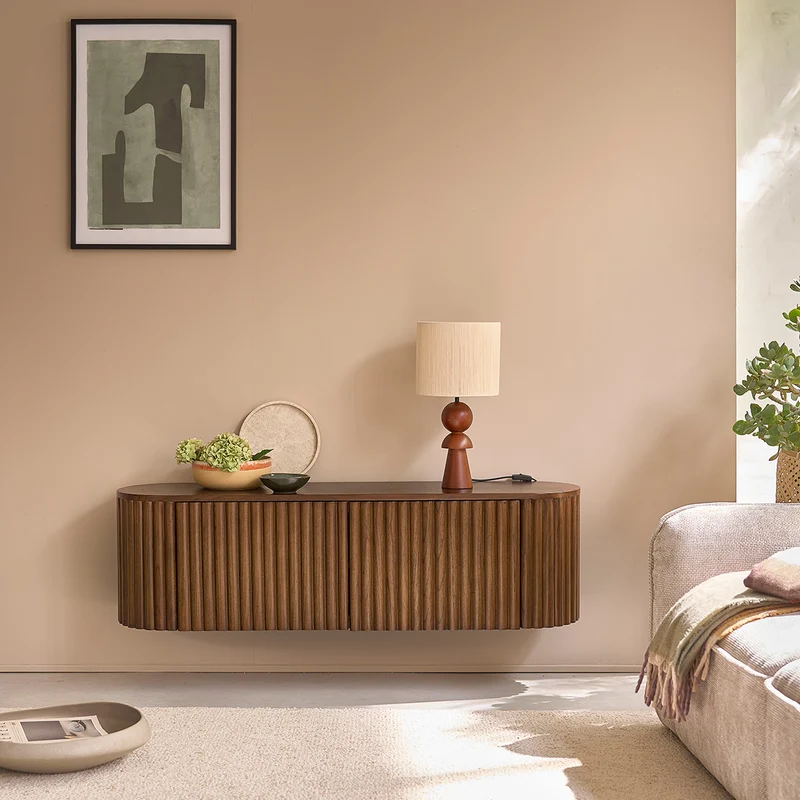 Mueble de TV suspendido de madera de mindi con acabado nogal 140 cm