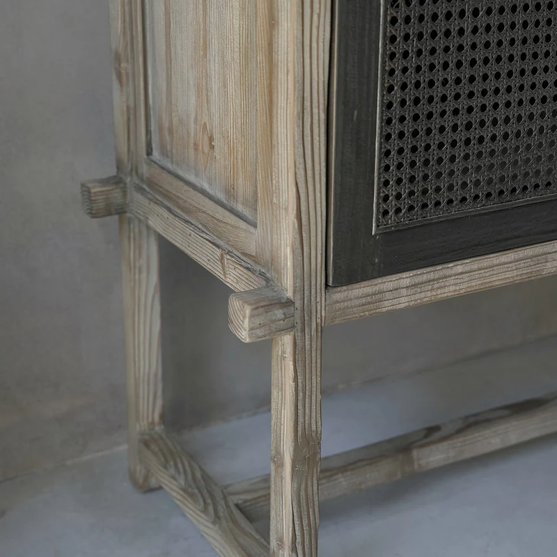 Armario de madera maciza reciclada