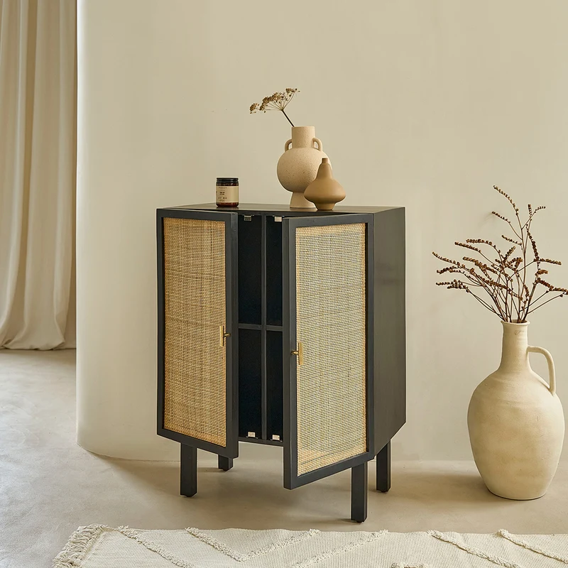 Aparador de mango macizo y rejilla 68 cm
