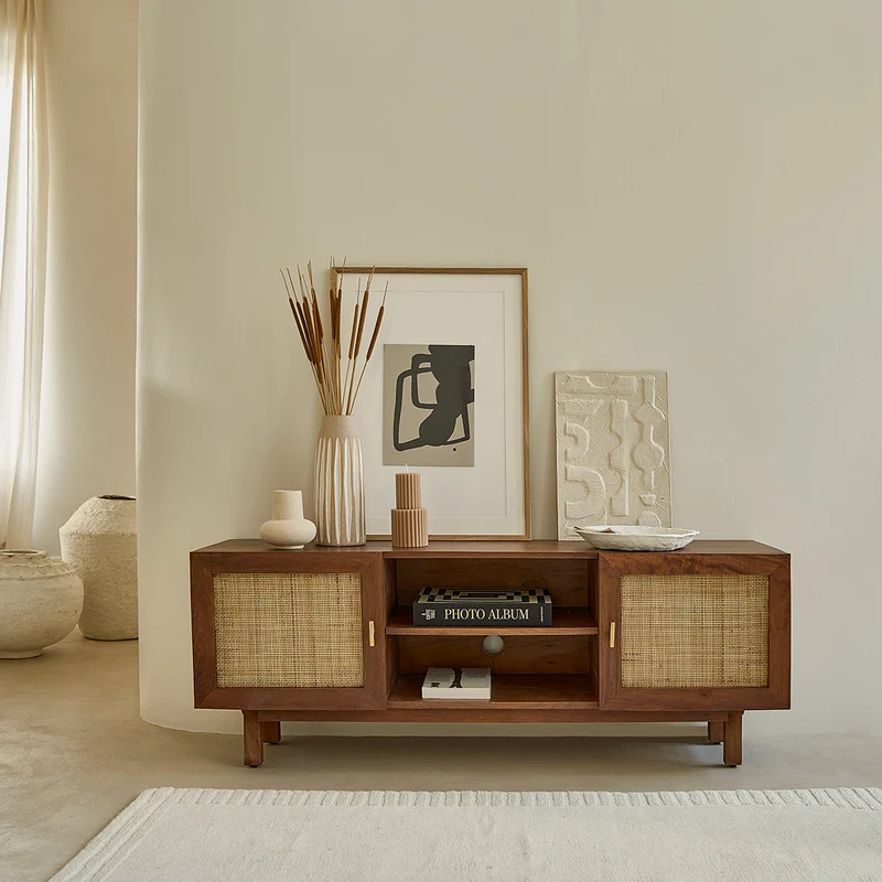 Mueble TV de mango macizo acabado nogal y rejilla de 140 cm