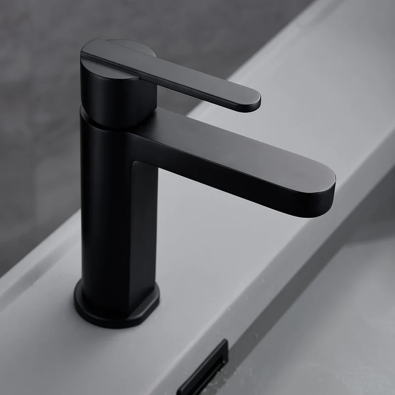 Seattle | Grifo de Lavabo Bajo Monomando | Latón