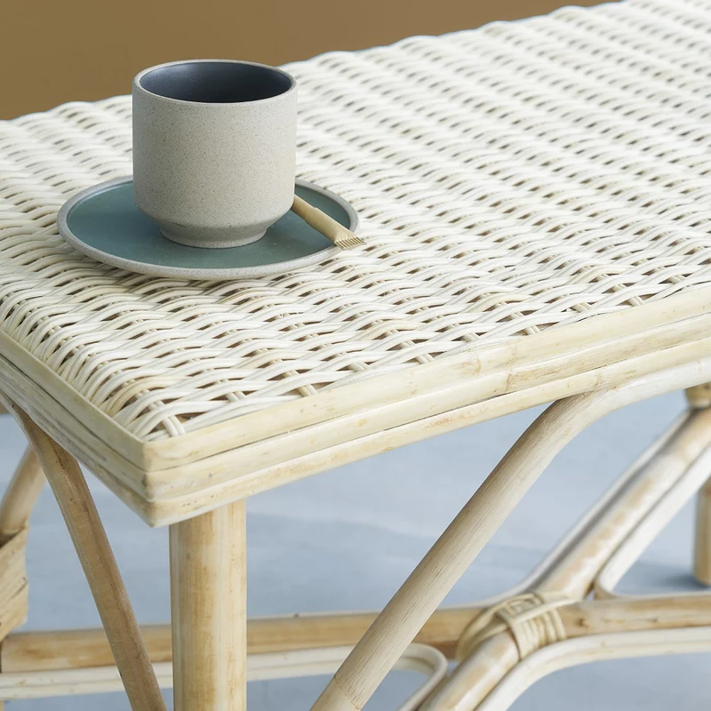 Mesa de centro de ratán natural