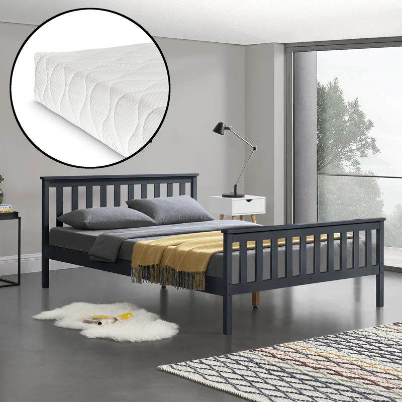 Cama de madera Hellnar con colchón de espuma fría en varios colores y tamaños [en.casa]