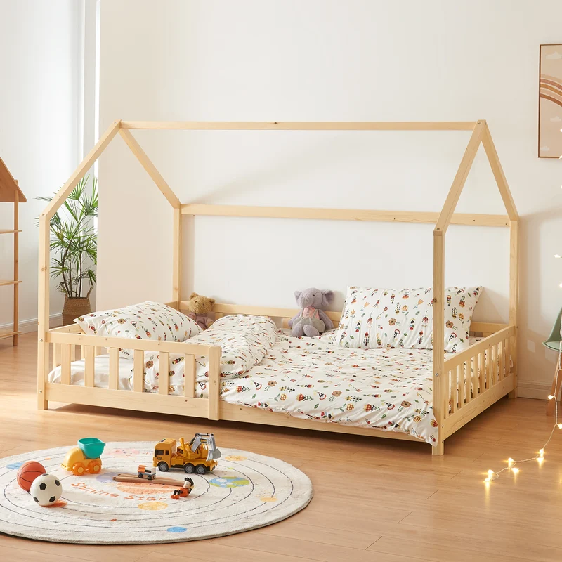 Cama infantil Hesel en forma de casa pino con reja [en.casa]