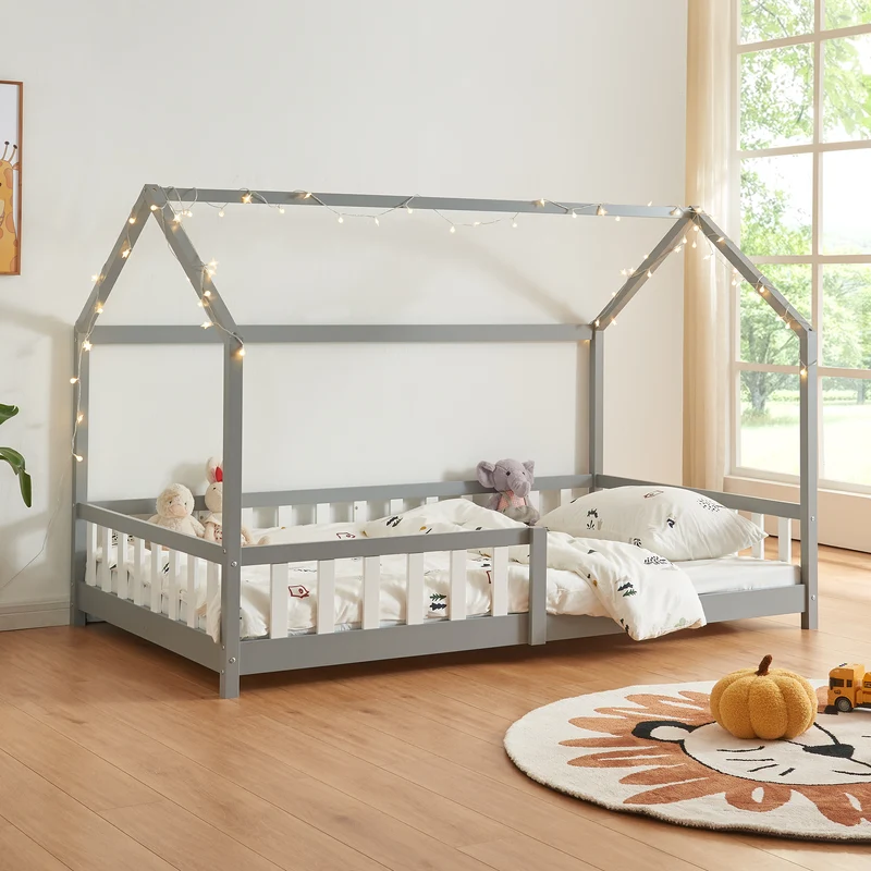 Cama infantil Hesel en forma de casa pino con reja [en.casa]