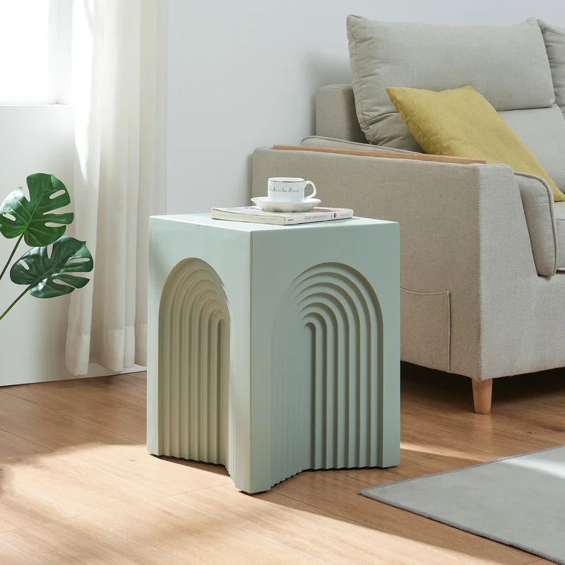 Mesa auxiliar Elverumn diseño arqueado MDF 45x35x35 cm - mate [en.casa]