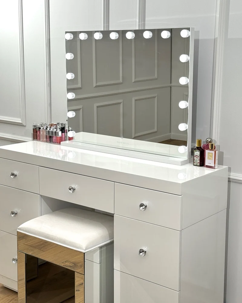 The Namira XL mirror