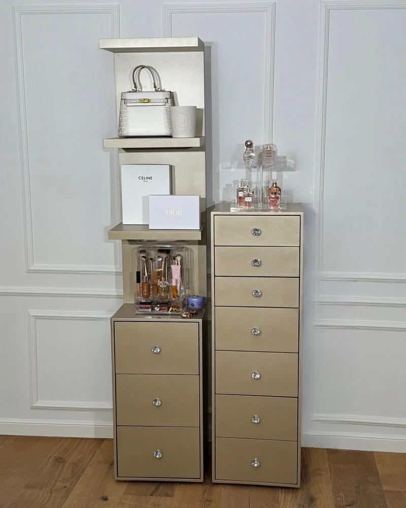 Vanity cabinet