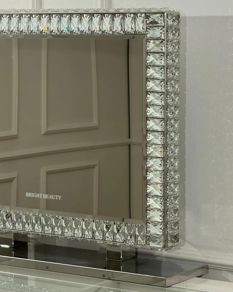 Vanity Station Leila