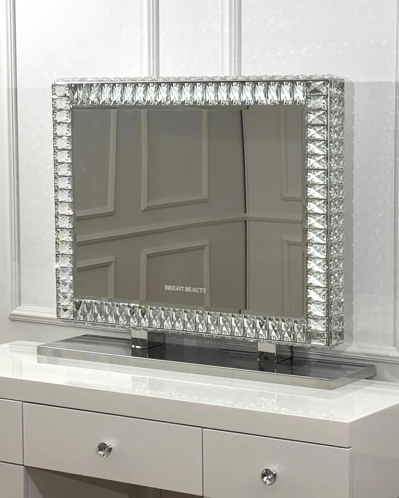 The Leila mirror