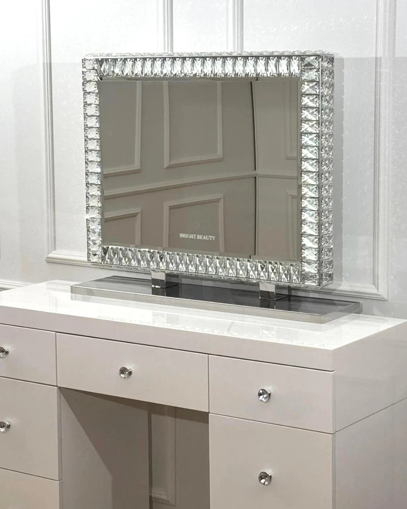 The Leila mirror
