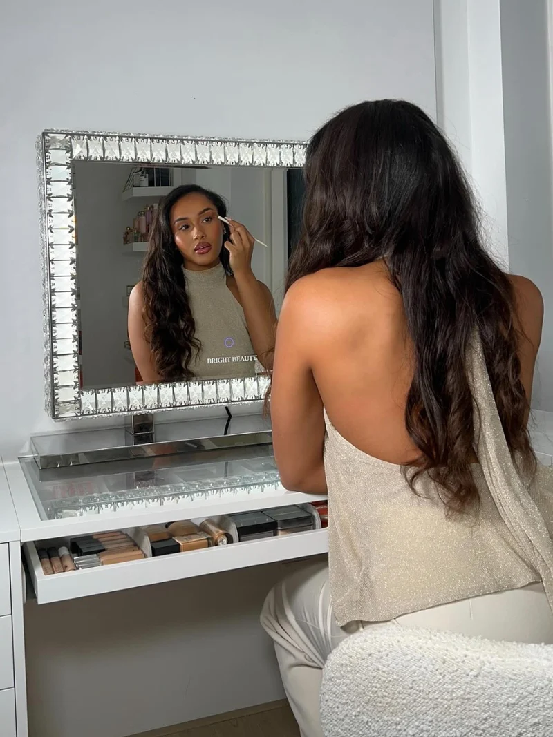 The Leila mirror