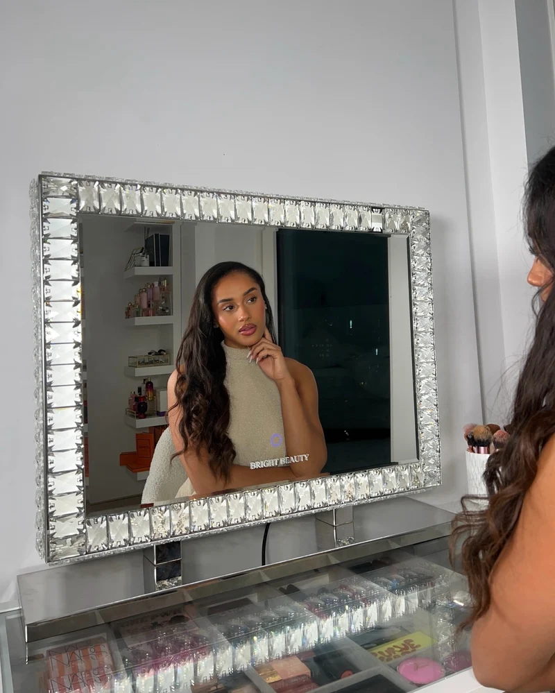 The Leila mirror