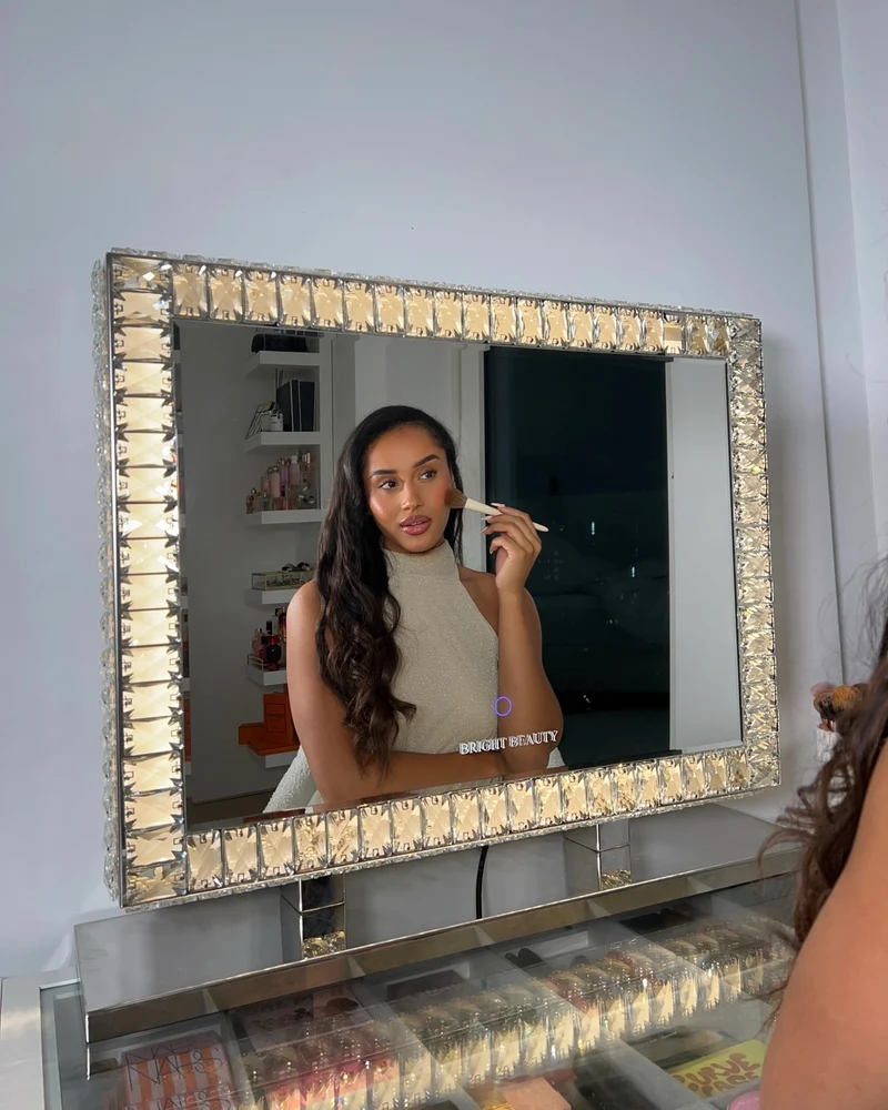 The Leila mirror