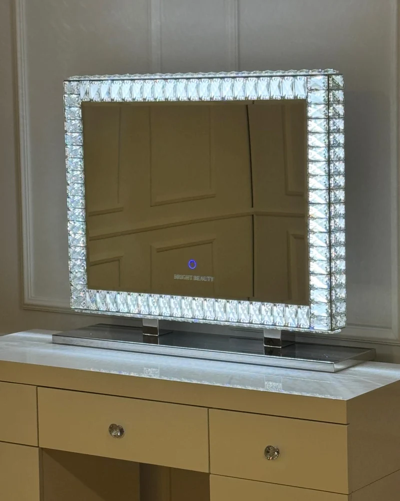 The Leila mirror