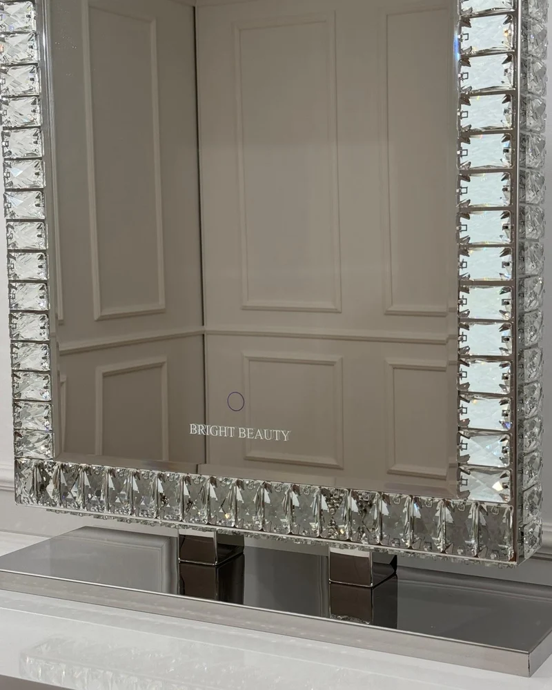 The Yasmin mirror