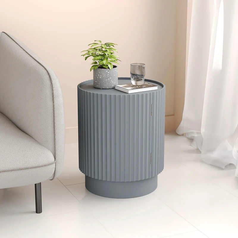 Mesa auxiliar Rill con puerta [en.casa]