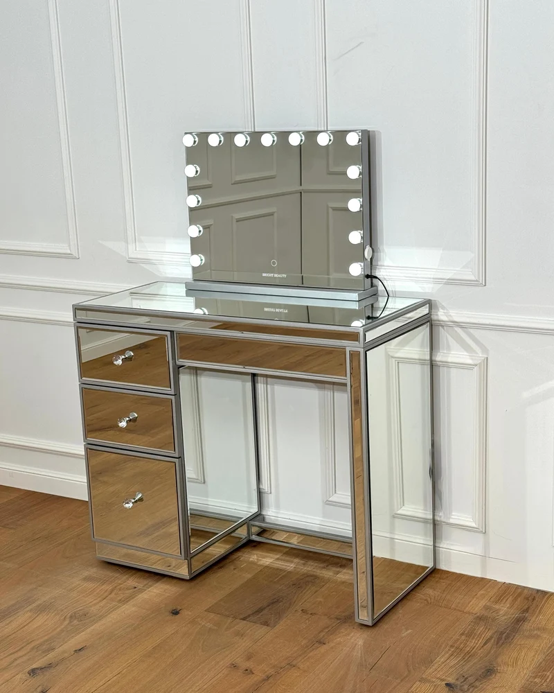 Vanity Station Glam
