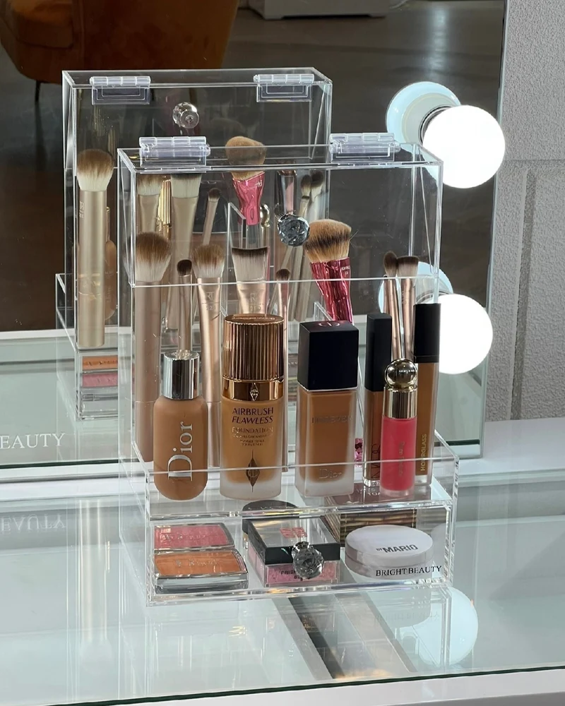 The Make-up base organizer